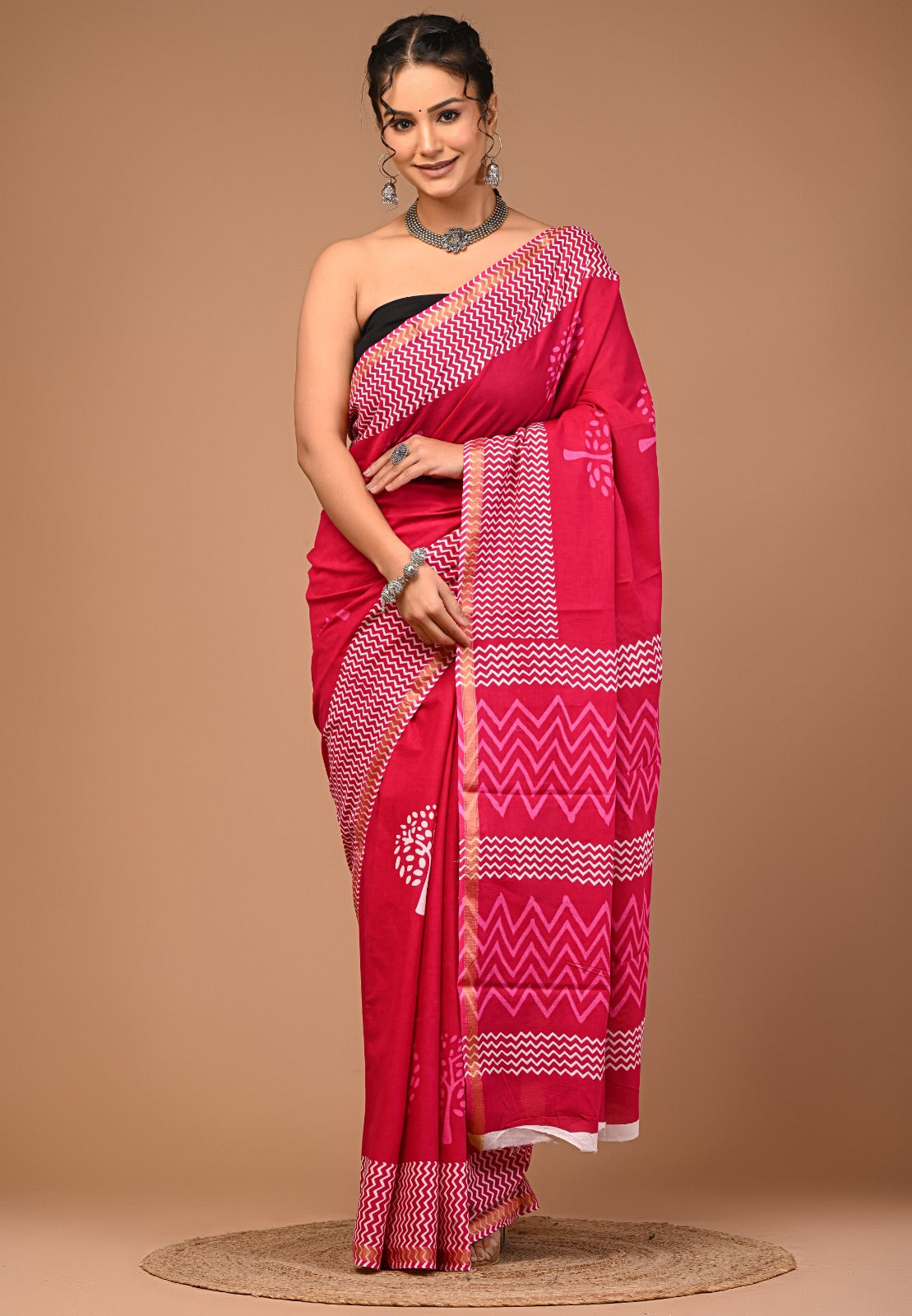 Mahima Blocked Printed, Color Block, Printed, Hand Painted Ikkat Pure Cotton Saree  (Pink)