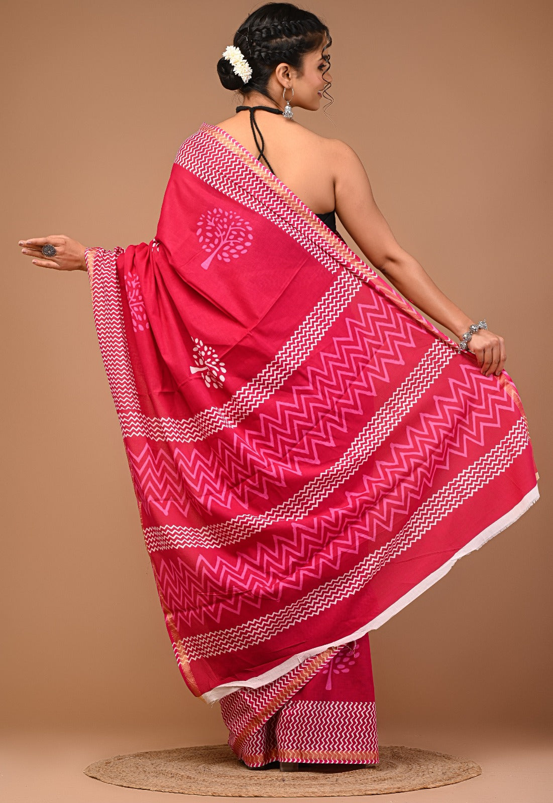 Mahima Blocked Printed, Color Block, Printed, Hand Painted Ikkat Pure Cotton Saree  (Pink)